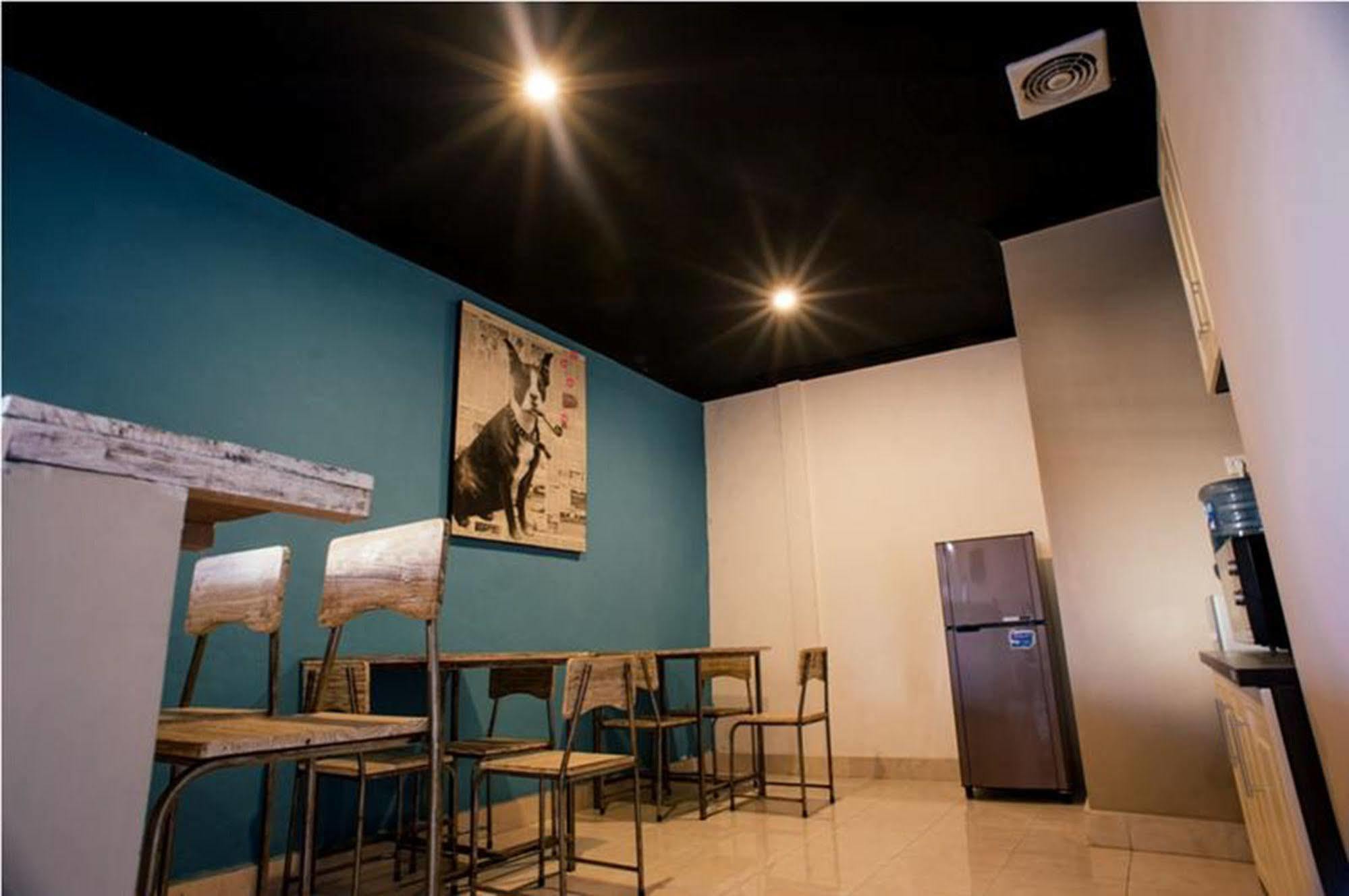 Bedplus Backpacker Kuta Legian  Exterior photo
